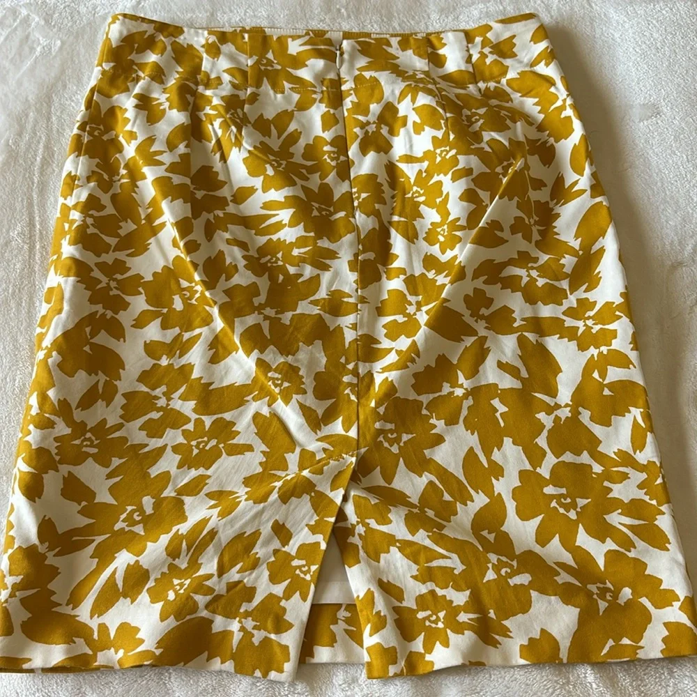LOFT SKIRT - Picture 2 of 5